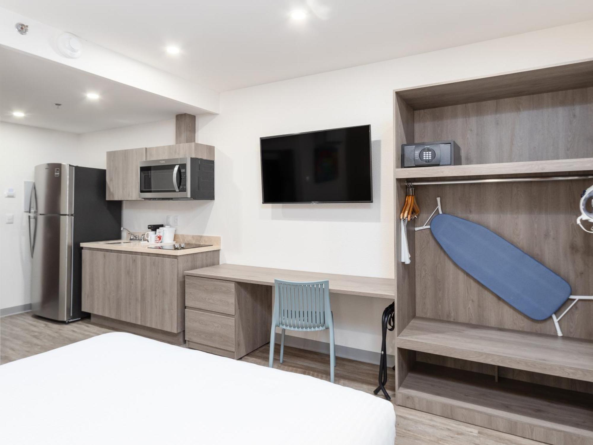 Hotel Mesaluna Short & Long Stay Σιουδάδ Χουάρες Εξωτερικό φωτογραφία
